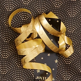 Nastri regalo e coccarde